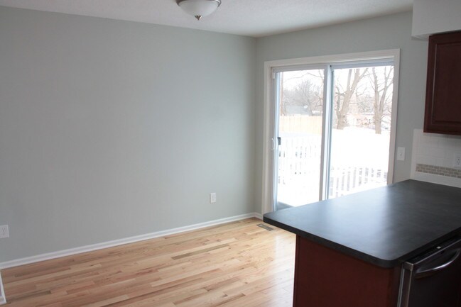Building Photo - Humphrey Townhomes