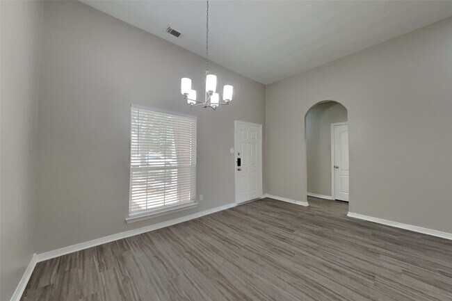 Building Photo - 5219 Whitebridge Ln