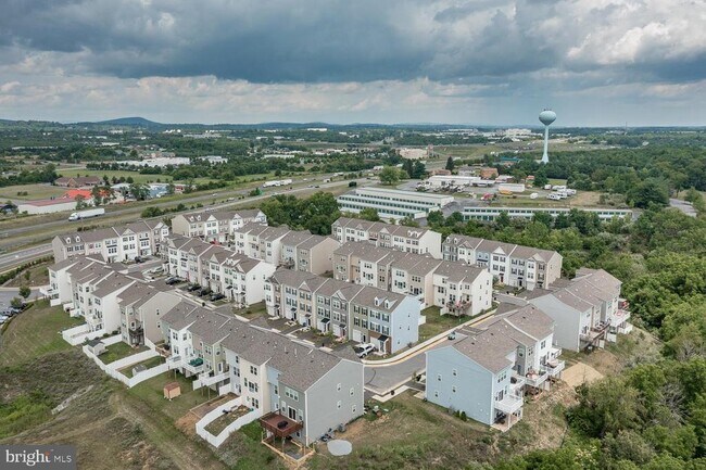 Building Photo - 227 Schramm Lp