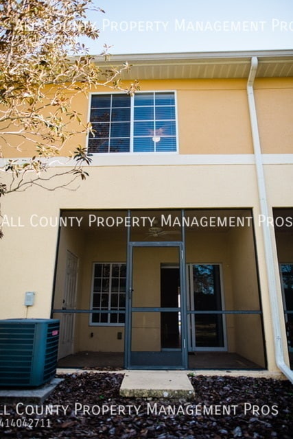 Building Photo - Quiet Peaceful townhome, Bright and Sunny ...