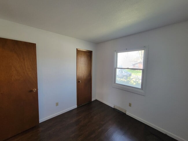 Building Photo - 1223 Lilac Ln