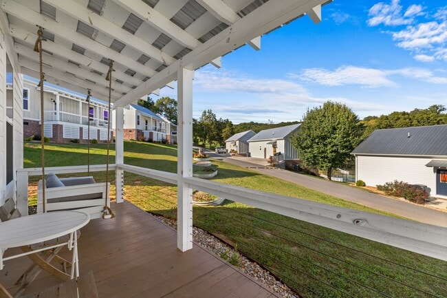 Building Photo - 144 Auttie Cir