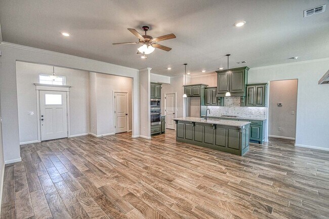 Building Photo - Beautiful Home in Summit Lakes!