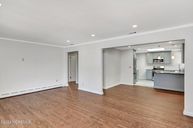 Building Photo - 5 Hilltop Ave