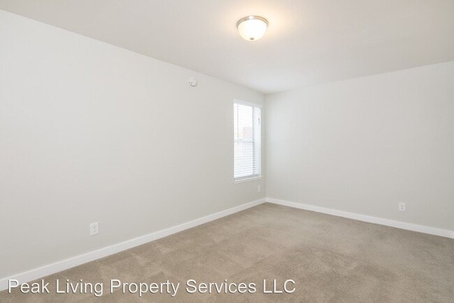 Building Photo - 6041 California Ave SW