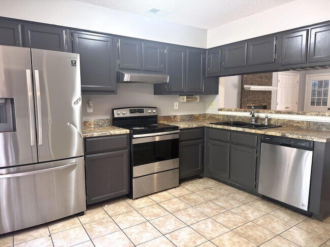 Building Photo - 2806 Maryland Cir E