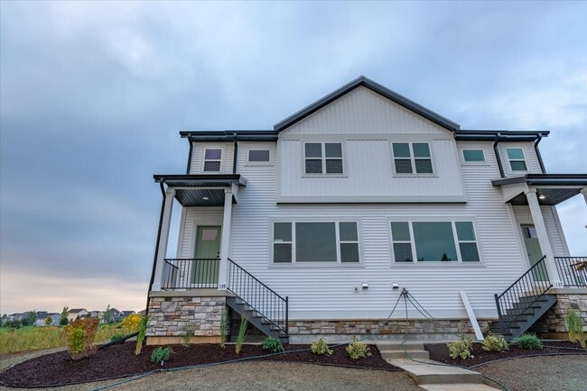 Building Photo - 139 Prairie Heights Dr