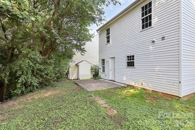 Building Photo - 1215 McAllister Dr