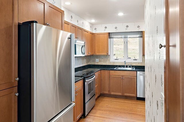 Building Photo - 248 Kenrick St