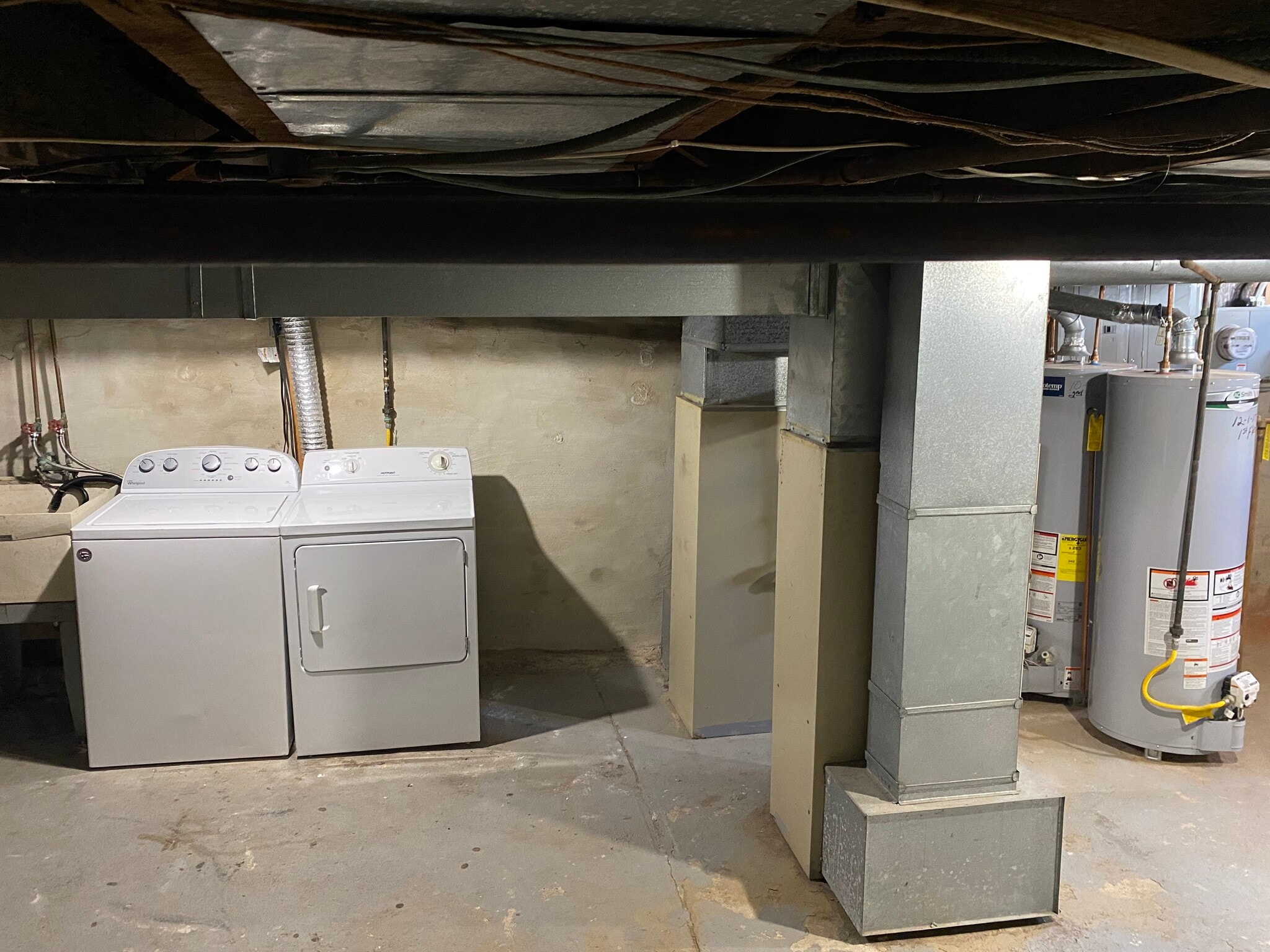 Basement - 2552 E Clearfield St