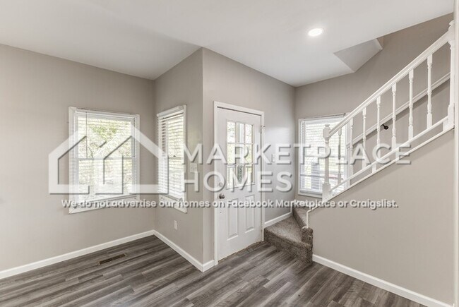 Building Photo - 531 Farmingdale Rd SE