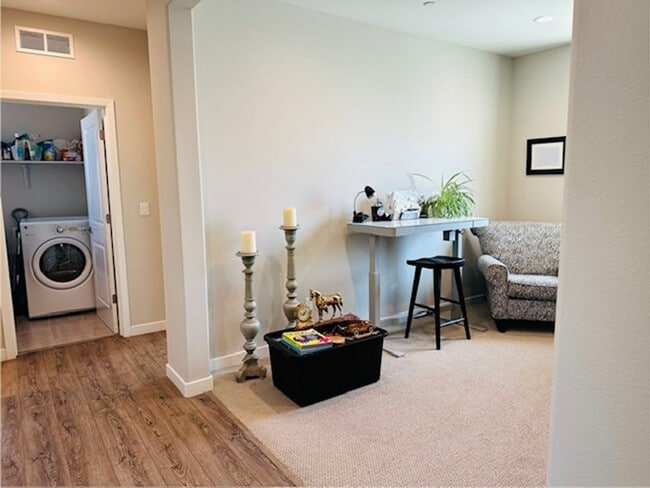 Building Photo - $2,395 Tesoro Viejo Gorgeous 2 Bed + Offic...