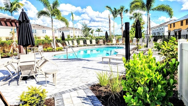 Building Photo - Annual UNfurnished 3/ 2 1/2 townhome in great location near I-75 at Skye Ranch