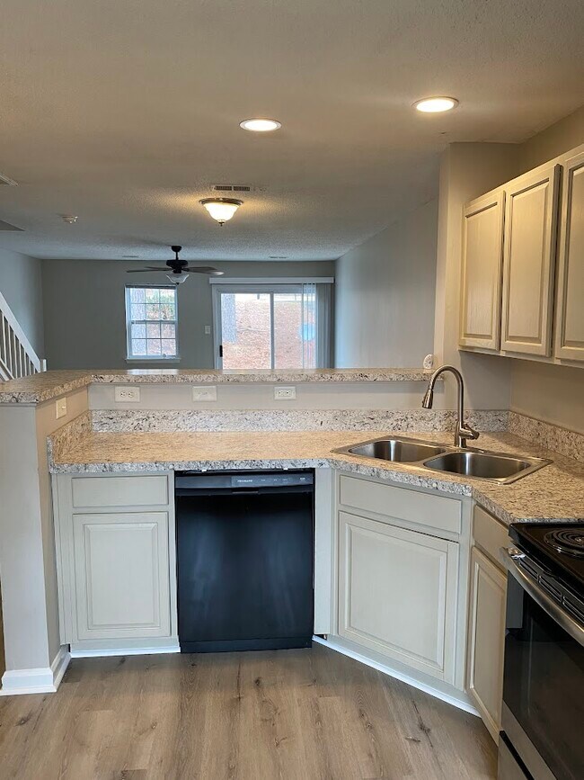 Building Photo - 160 Portestowne Way