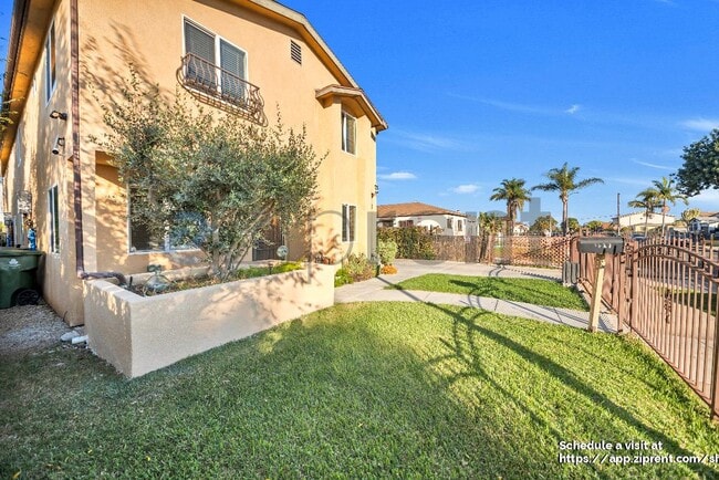 Building Photo - 1627 W 82nd St