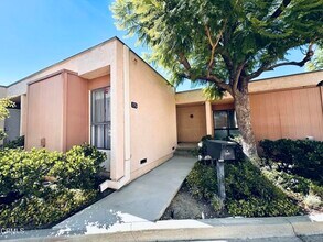 Building Photo - 775 Portola Terrace