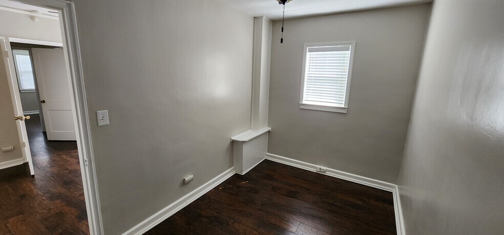Den - 415 Willow Ln