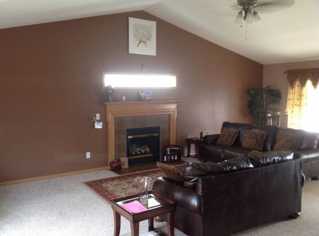 Building Photo - 8575 Fernbrook Dr