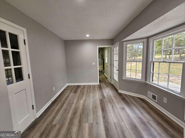 Building Photo - 999 Braselton Hwy