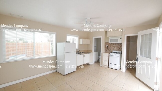 Building Photo - 1735 E 10th St