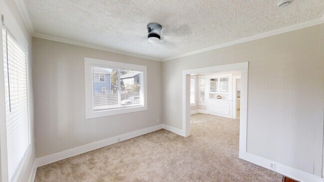 Building Photo - KJKLLC-Carlton Street