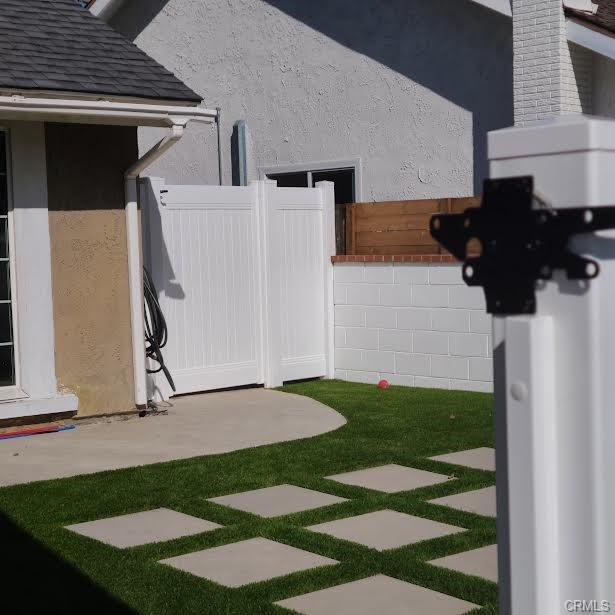 Building Photo - 25151 Costeau St