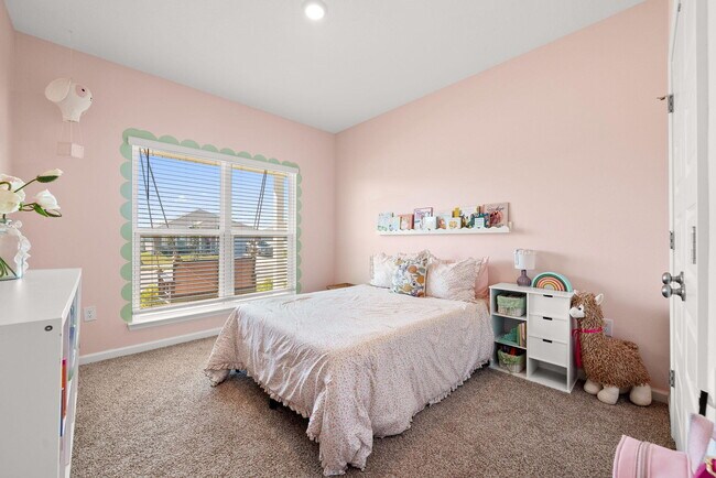 Building Photo - 39 Bluebeech St