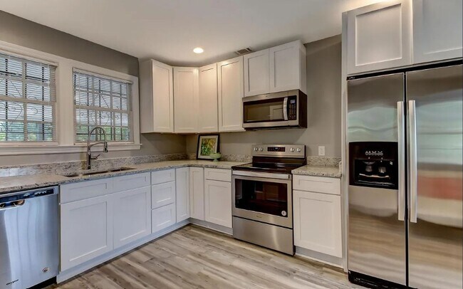 Primary Photo - Midtown Retreat