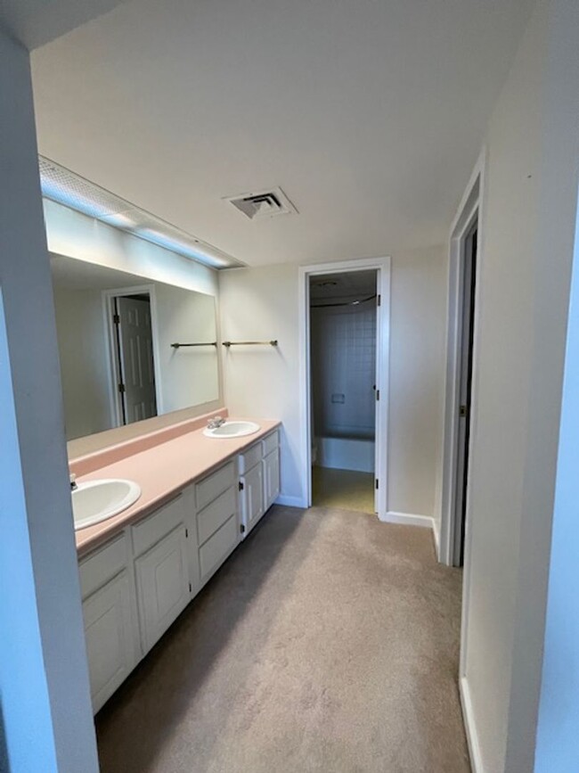 Building Photo - City of Maryville 37801 - 2 bedroom, 2 bat...