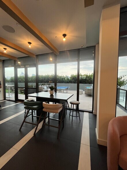 Building Photo - 147 NW 32nd St