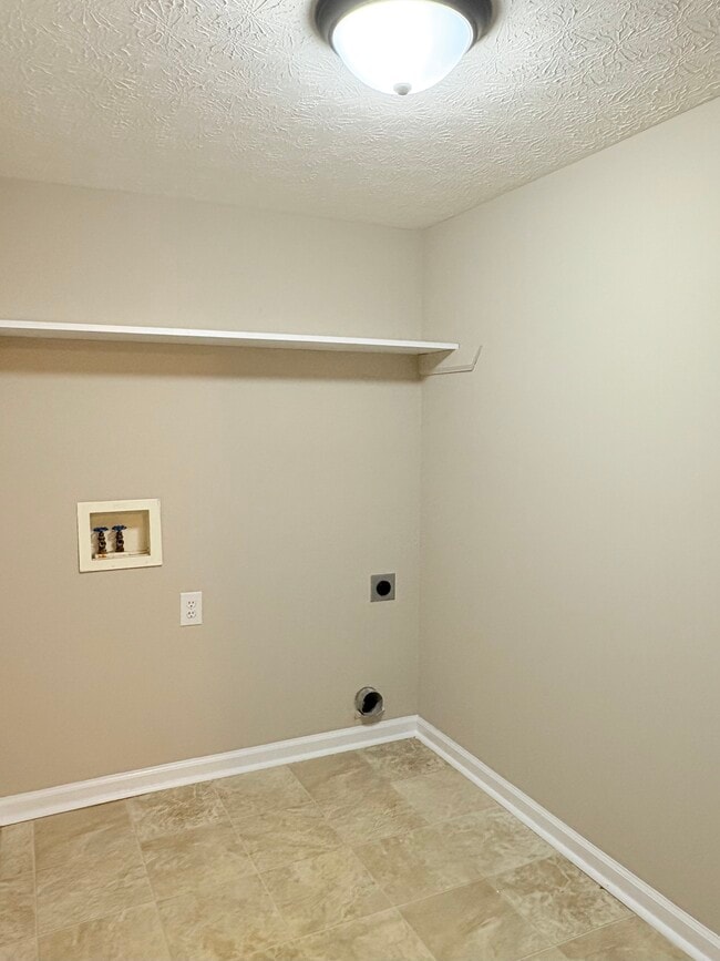 Building Photo - 117 Concord Dr