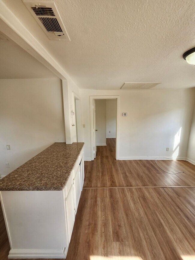 Building Photo - 1977 N F St