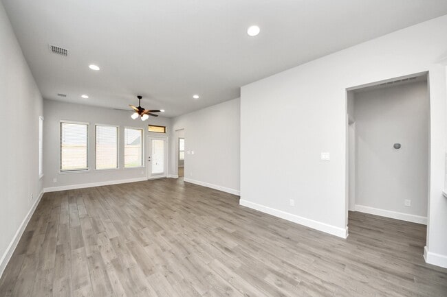 Building Photo - 30934 Evening Skye Dr