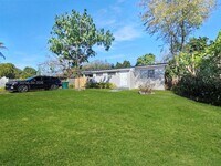 Building Photo - 315 NE 165th St