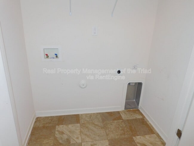 Building Photo - 301 Hidden Timber Ln