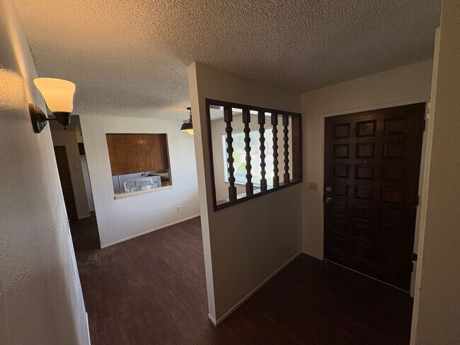 Building Photo - 3229