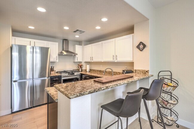 Building Photo - 820 Titan Peak Pl