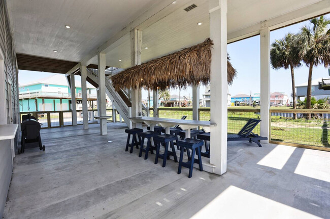 Building Photo - 927 Palm Ridge Dr