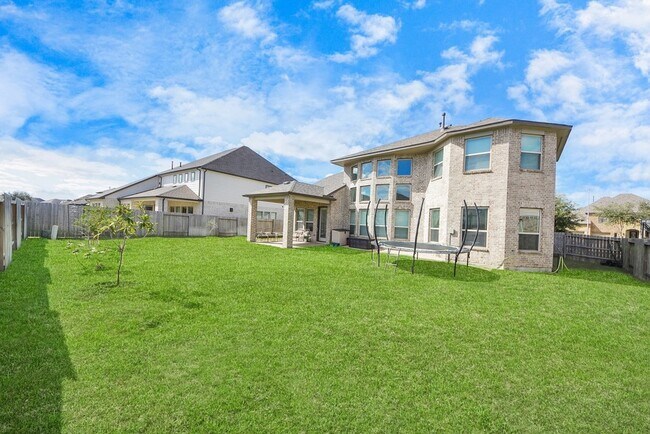 Building Photo - 1911 Sapphire Pines Ln