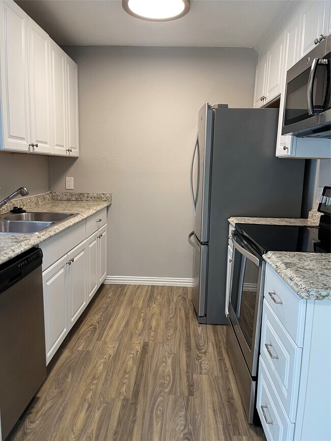 Building Photo - 1516 Bay Area Blvd