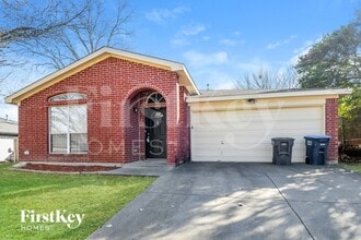 Building Photo - 10913 Ives St