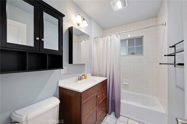 Building Photo - 13616 Hermes St