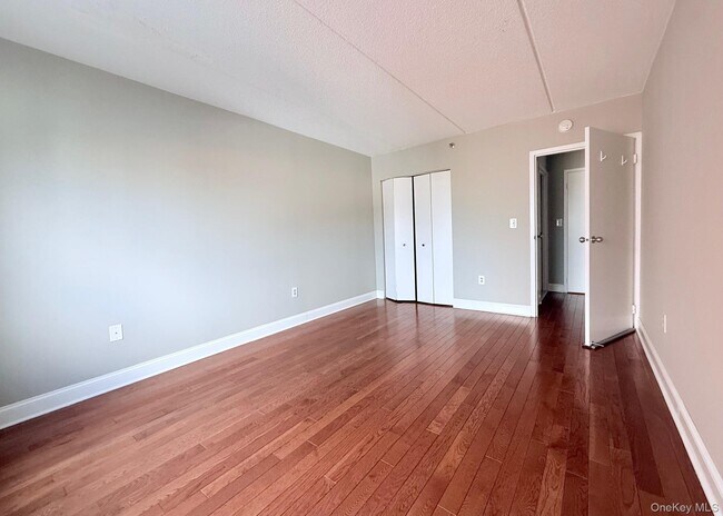 Building Photo - 123 Mamaroneck Ave