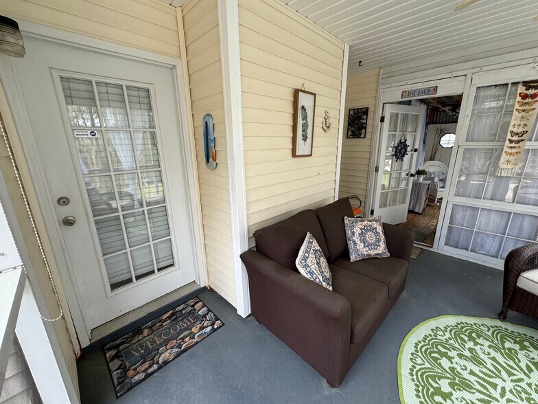 Building Photo - 102 Bill Park Dr