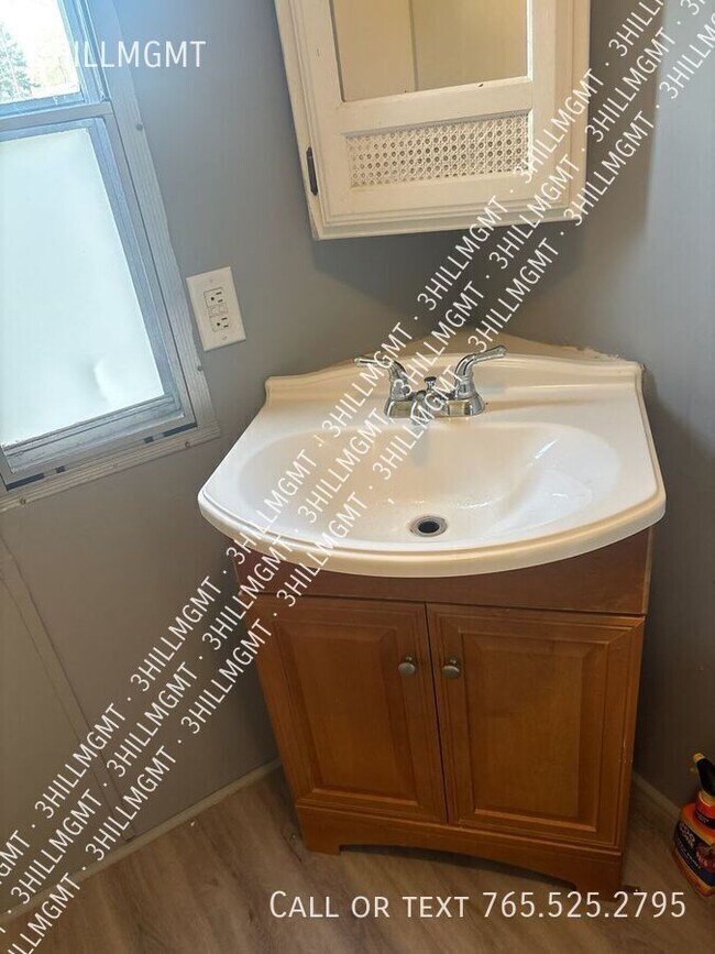 Building Photo - 5600 W Kilgore Ave