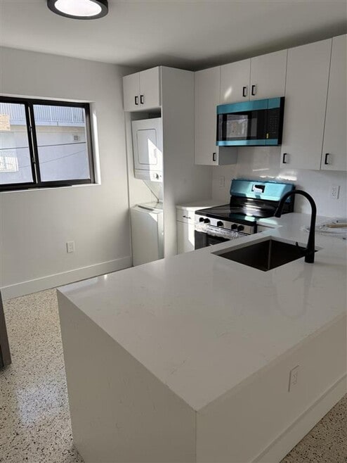 Building Photo - Modern Miami Home Near Downtown & Brickell