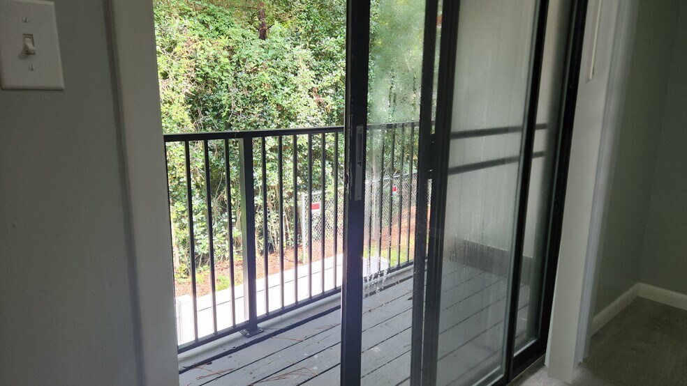balcony - 950 Forestbrook Rd