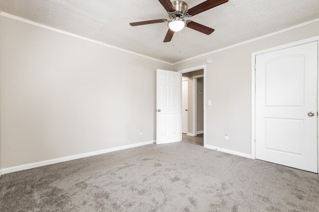 Building Photo - 7728 Aurora Dr