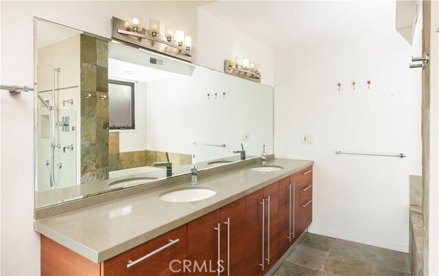 Building Photo - 599 Alta Vista Way