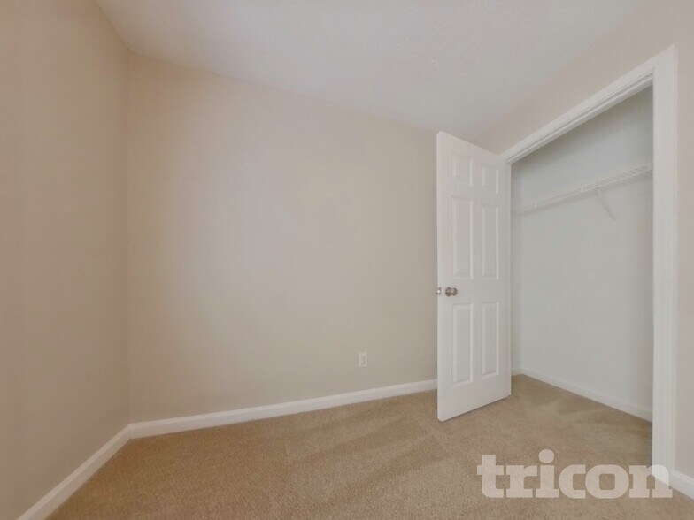 Building Photo - 6238 Leverett Dr